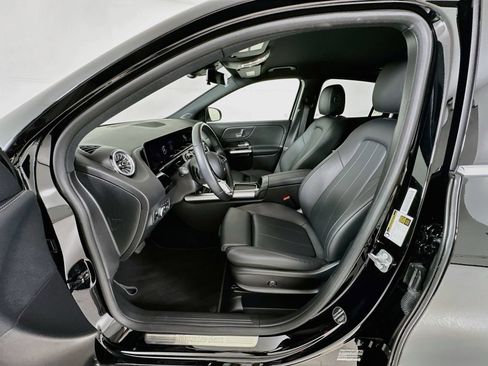 Certified 2025 Mercedes-Benz GLA 250 image 21