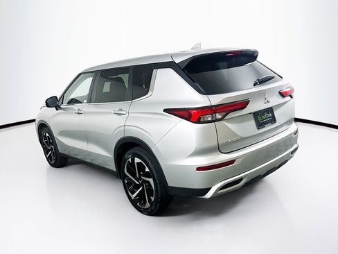 Used 2024 Mitsubishi Outlander SE FWD image 5