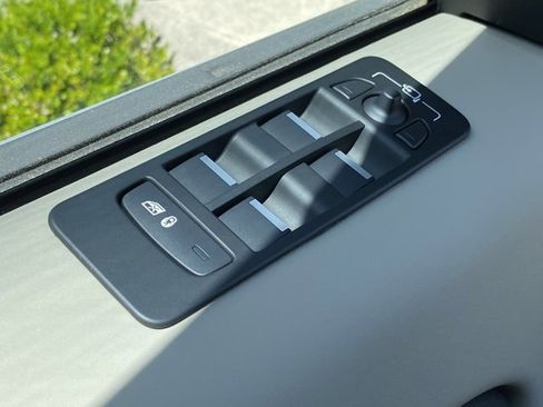 Certified 2024 Land Rover Discovery Sport S image 29