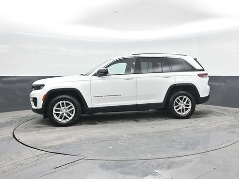 Used 2023 Jeep Grand Cherokee Laredo AWD/4WD image 4