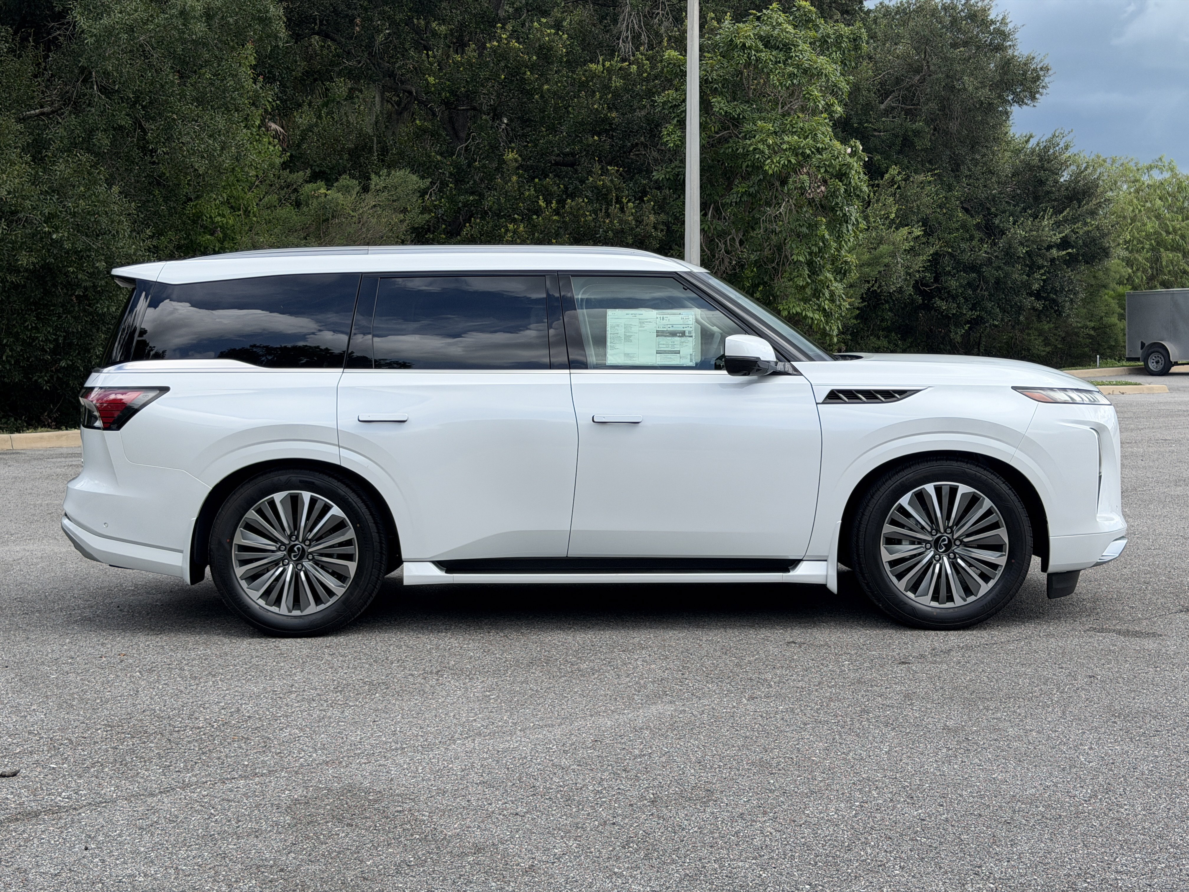 New 2027 INFINITI QX80 Luxe w/ Cargo Package RWD image 8
