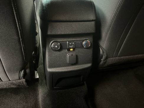 Used 2016 Ford Explorer XLT image 12