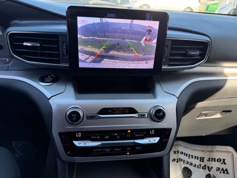 Used 2021 Ford Explorer XLT w/ Equipment Group 202A image 12