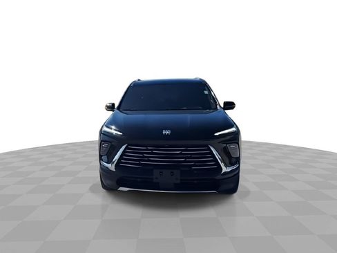 Used 2025 Buick Enclave Preferred image 3