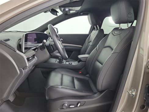 Certified 2025 Cadillac XT4 Premium Luxury image 16