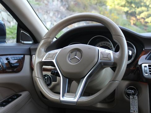 Used 2014 Mercedes-Benz CLS 550 4MATIC image 20