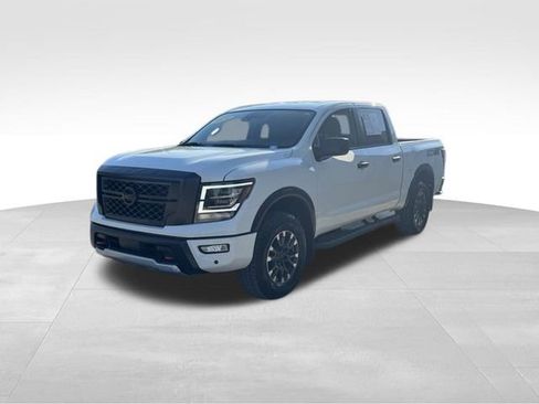 Used 2024 Nissan Titan PRO-4X w/ Pro-4x Utility Package image 3