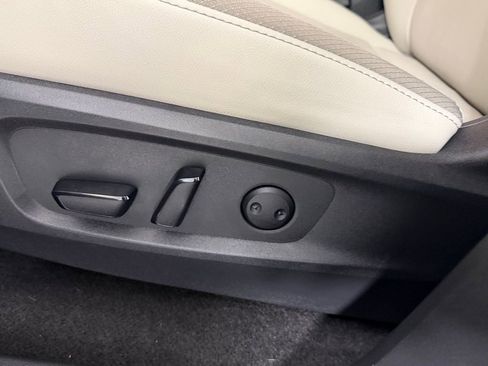 Used 2023 Nissan Pathfinder SL image 25