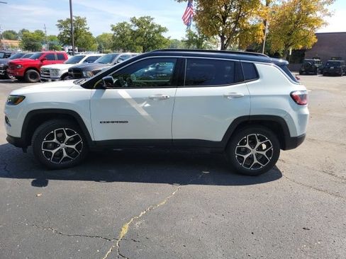 Used 2024 Jeep Compass Limited AWD/4WD image 6
