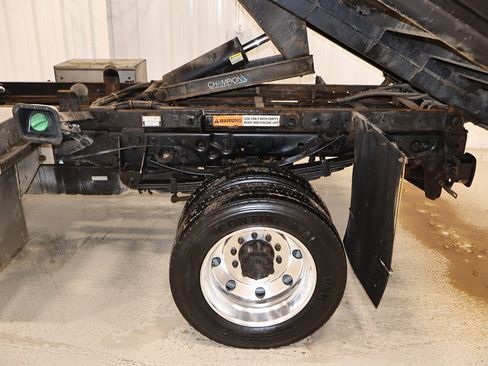 Used 2016 Ford F550 4x4 Regular Cab Super Duty image 27