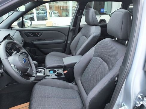Used 2025 Subaru Forester Premium AWD/4WD image 18