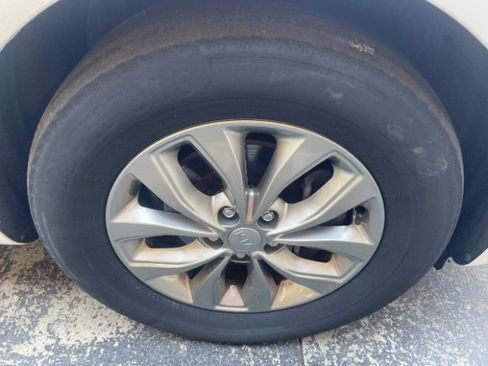 Used 2021 Kia Sedona LX FWD image 22