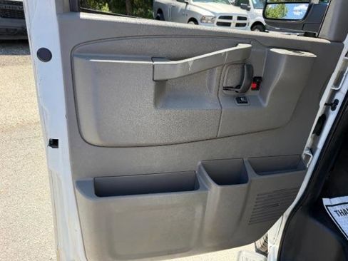 Used 2017 Chevrolet Express 3500 LT w/ LT Preferred Equipment Group RWD image 14