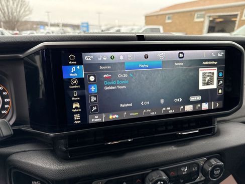 Used 2025 Jeep Wrangler Sport S image 15