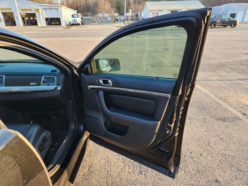 Used 2012 Lincoln MKS AWD image 16