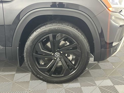 Used 2022 Volkswagen Atlas SE w/ Black Wheel Package AWD/4WD image 14
