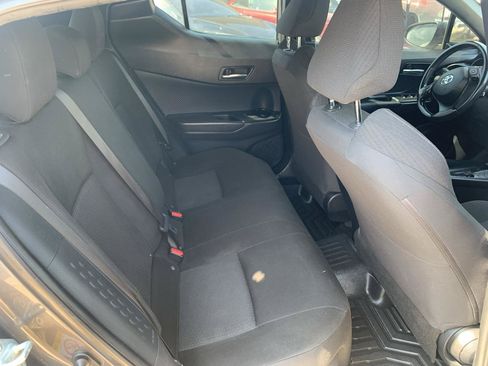 Used 2018 Toyota C-HR XLE FWD image 19