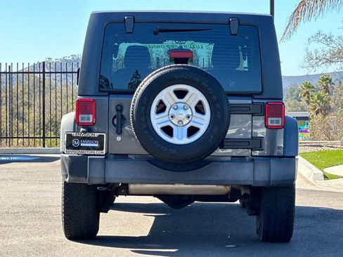 Used 2018 Jeep Wrangler Unlimited Sport w/ Connectivity Group image 4