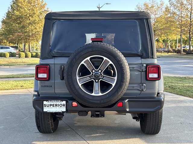 Used 2023 Jeep Wrangler Unlimited Sahara w/ Cold Weather Group AWD/4WD image 5