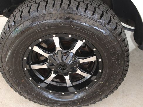 Used 2013 Ford F150 XLT w/ XLT Chrome Pkg image 19