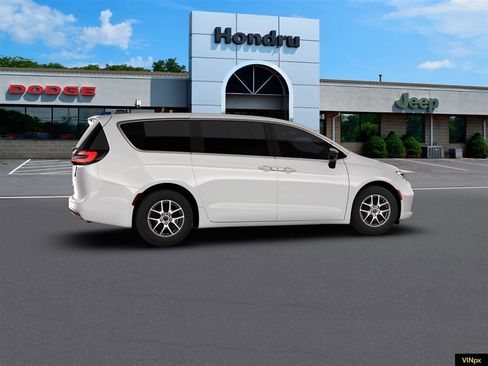 New 2026 Chrysler Pacifica Select image 15