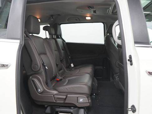 Used 2018 Honda Odyssey Touring image 12