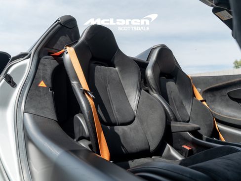 Used 2020 McLaren 600LT Spider RWD image 12