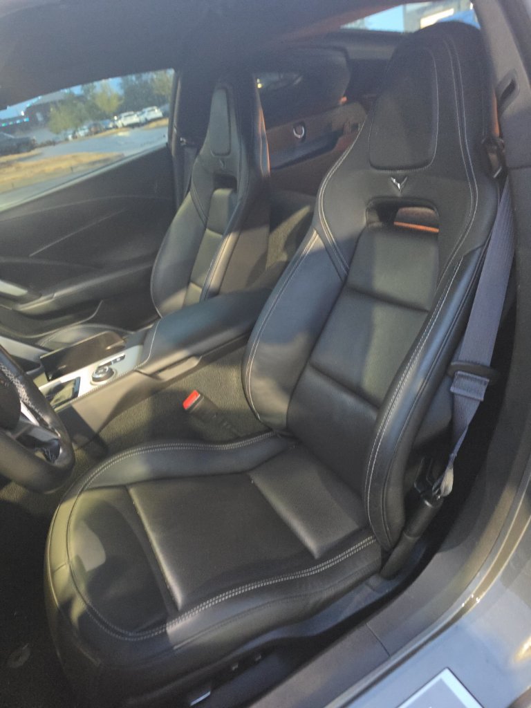 Used 2016 Chevrolet Corvette Z06 w/ 3LZ Preferred Equipment Group RWD image 8