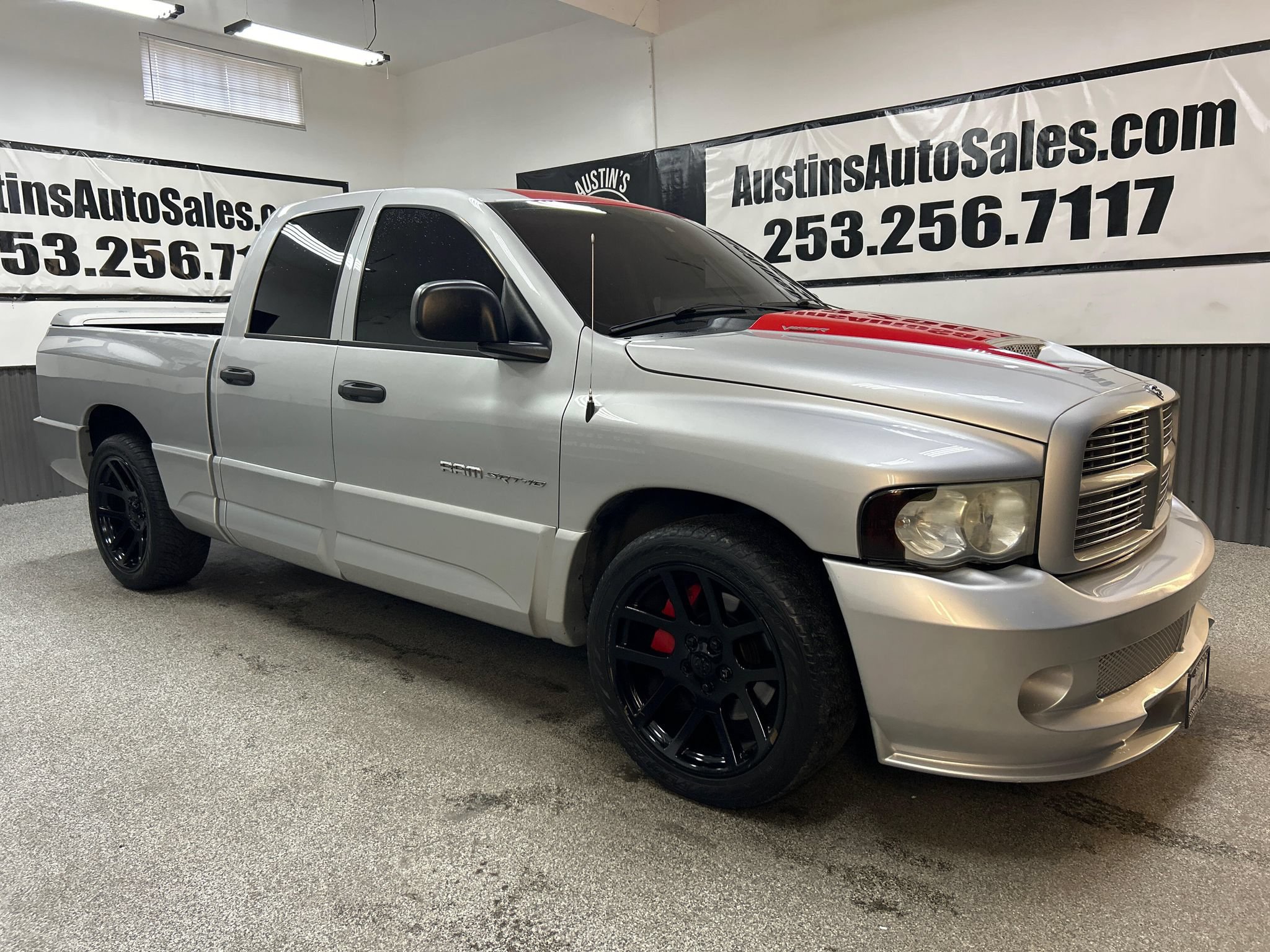 Used 2005 Dodge Ram 1500 Truck 2WD Quad Cab image 1