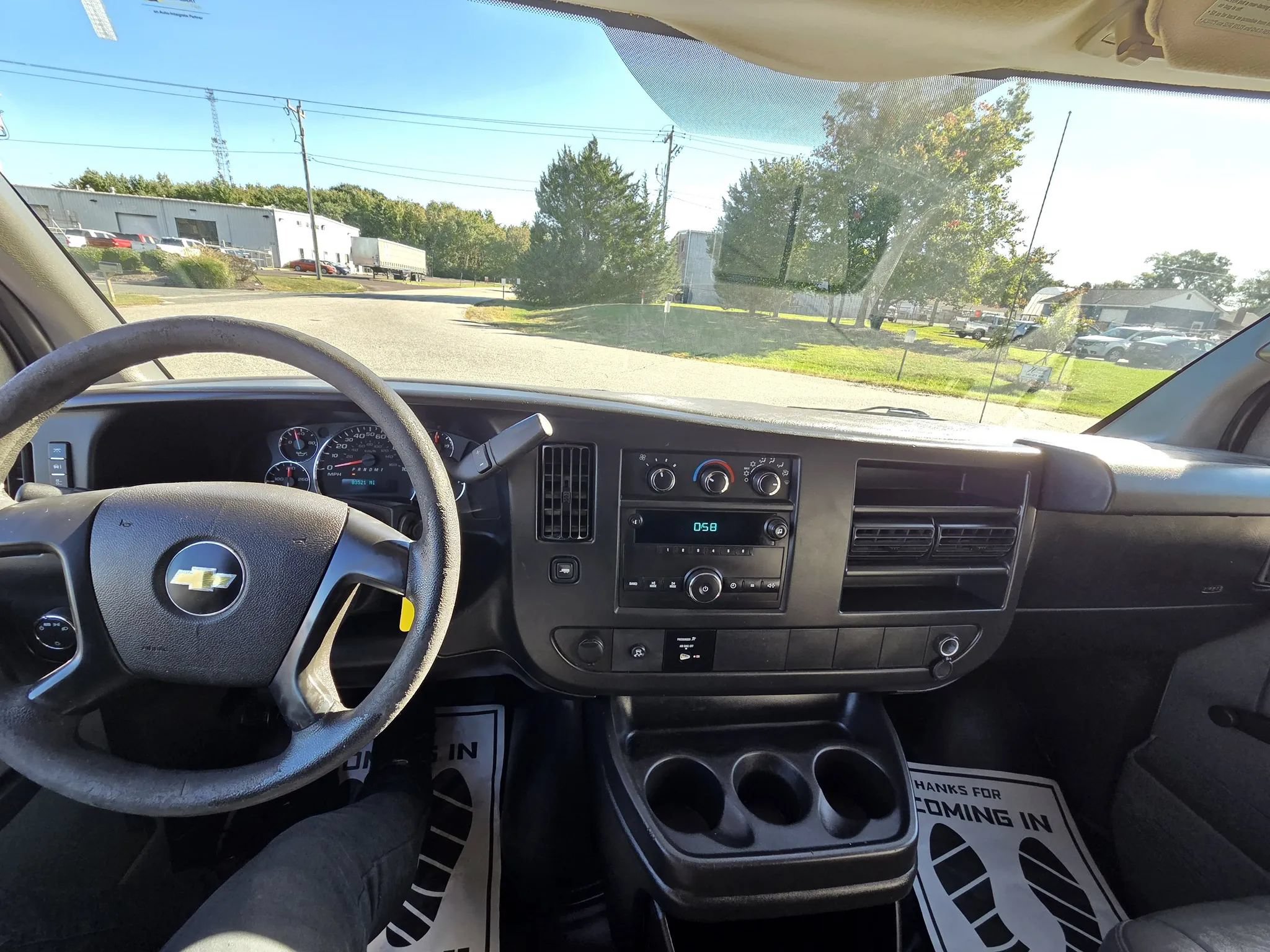 Used 2011 Chevrolet Express 2500 RWD image 12
