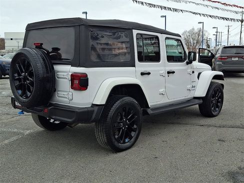 Used 2022 Jeep Wrangler Unlimited Sahara image 5