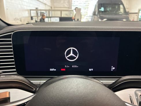 Used 2025 Mercedes-Benz GLE 450 4MATIC w/ AMG Line Exterior image 19