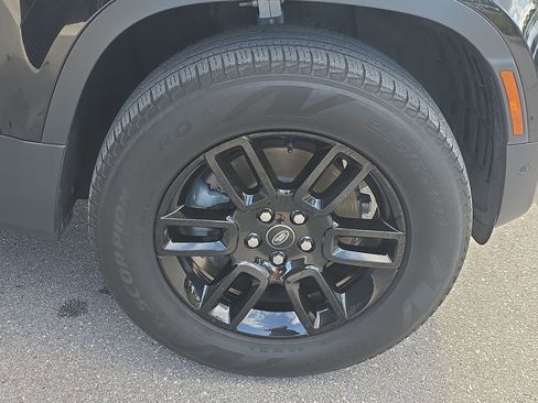 Used 2024 Land Rover Defender 90 S image 12