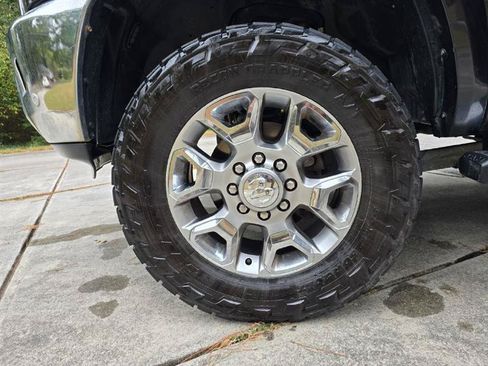 Used 2017 RAM 2500 Limited AWD/4WD image 9