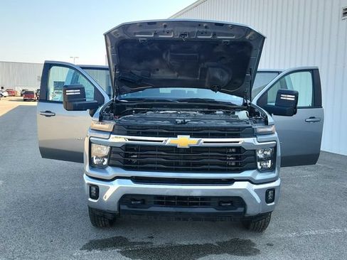 Used 2025 Chevrolet Silverado 2500 LT w/ Convenience Package AWD/4WD image 12
