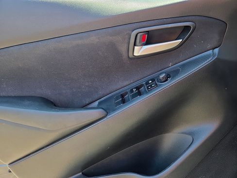 Used 2019 Toyota Yaris LE FWD image 16
