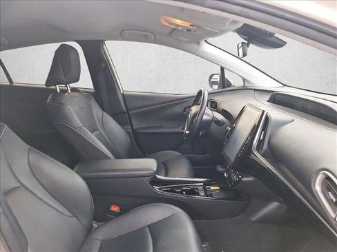 Used 2020 Toyota Prius Prime XLE image 17