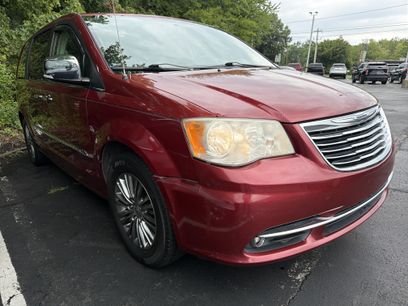 Used 2014 Chrysler Town & Country Touring-L w/ Driver Convenience Group