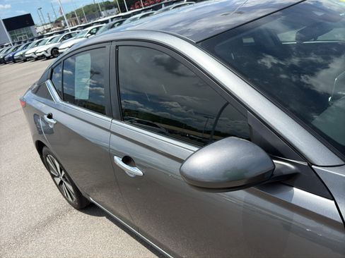 Used 2022 Nissan Altima 2.5 SV image 13