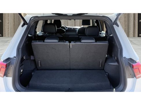 Used 2019 Volkswagen Tiguan SEL R-Line FWD image 14