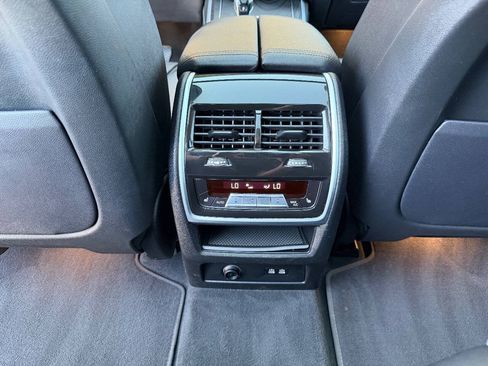 Used 2022 BMW X7 xDrive40i w/ Cold Weather Package AWD/4WD image 16
