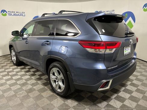 Used 2018 Toyota Highlander AWD V6 image 4