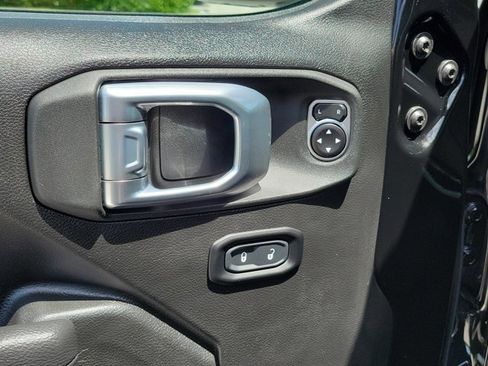 Used 2023 Jeep Wrangler Unlimited Sport AWD/4WD image 24