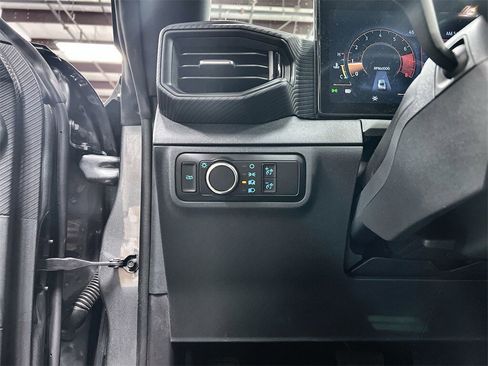 Used 2025 Ford Mustang Coupe image 15