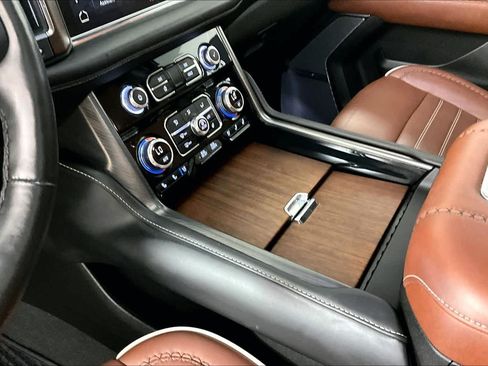 Certified 2023 GMC Yukon Denali Ultimate AWD/4WD image 16