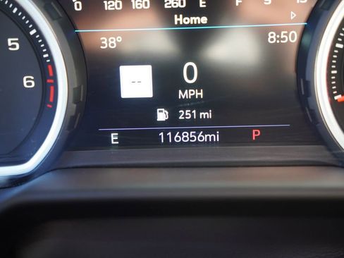 Used 2021 Chevrolet Suburban Premier w/ Premium Package image 9