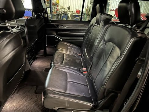 Used 2022 Jeep Wagoneer Series III w/ Rear Seat Video Group 1 image 26