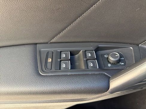 Used 2021 Volkswagen Tiguan SEL Premium R-Line image 24