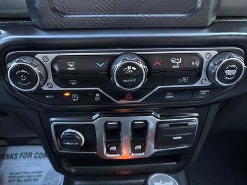 Used 2023 Jeep Wrangler Sport S image 40