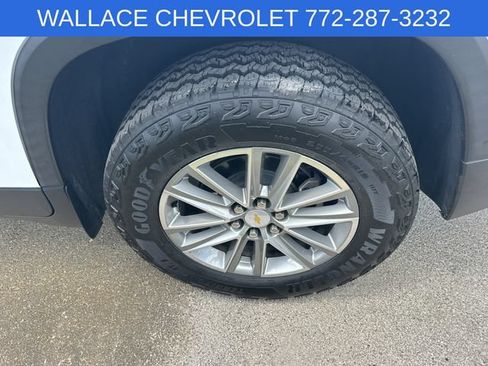 Used 2023 Chevrolet Traverse LT FWD image 10